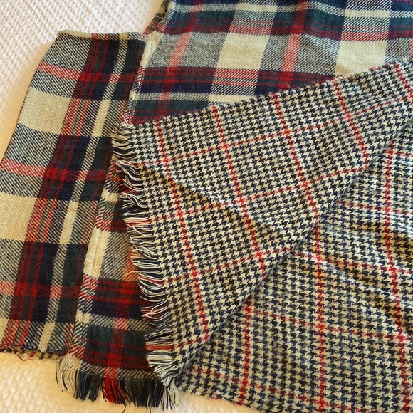 Fleece Sweater Blanket Poncho Tartan Plaid One Size Red Navy Tan Hunter Green - Picture 8 of 10